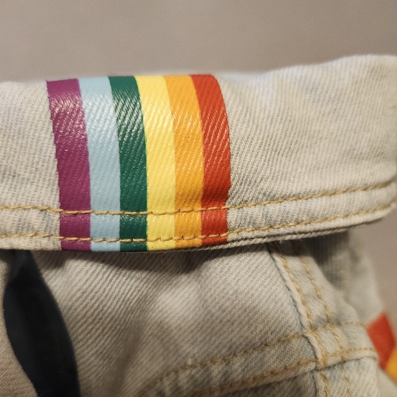 YOULY PRIDE COLLECTION CHASING RAINBOWS DENIM DOG/CAT JACKET SIZE MED.   NWT - Picture 10 of 13